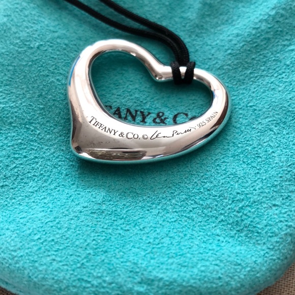 Elsa Peretti Open Heart Necklace - Picture 4 of 5